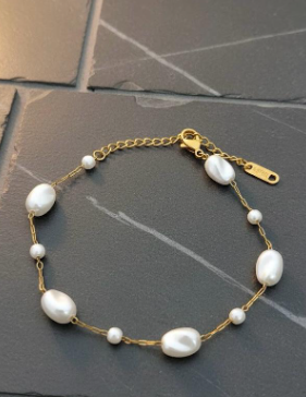 Shell Pearl Bracelet