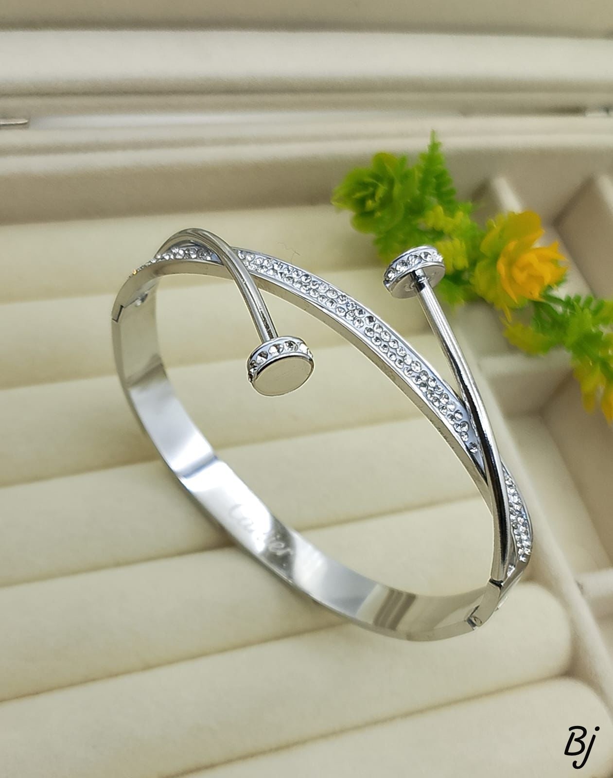 Crystal Twist Bangle Bracelet Set