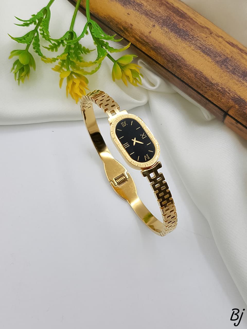 Gold Fashion Watch Bracelet