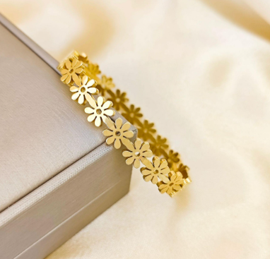 Stainless Steel Gold Daisy Flower Handcuff